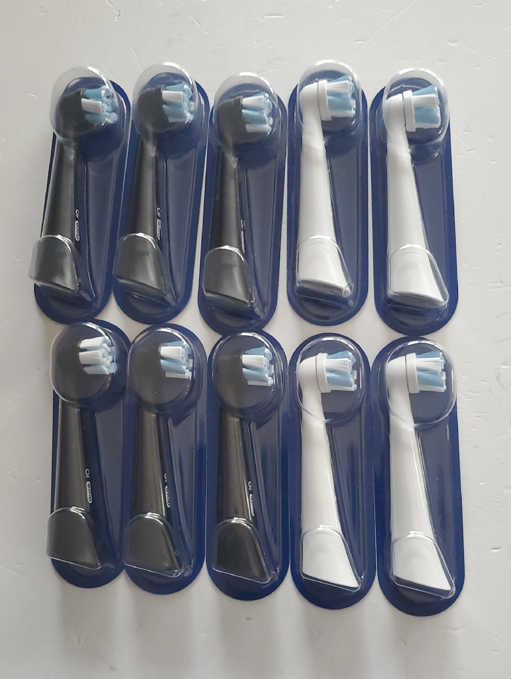 Oral B IO Replacement Electric Toothbrush Heads - Black & White (Pack of 10)